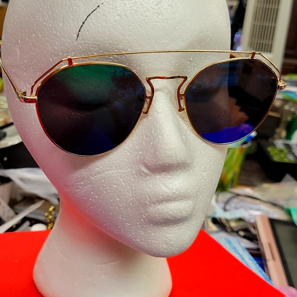 Gold Tone Wire Framed Sunglasses Retro Vintage